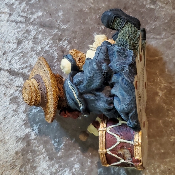 Yesterday's Child Figurine - Picture 2 of 3